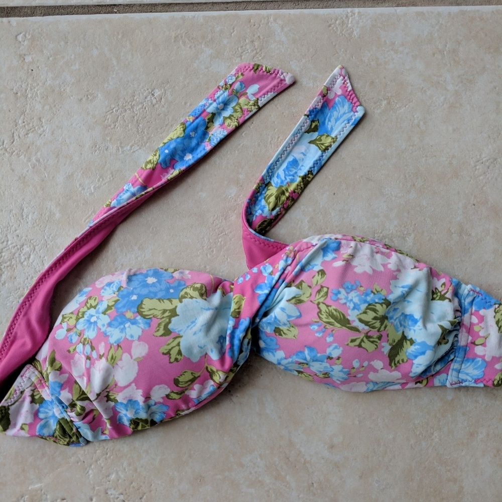Abercrombie & Fitch bikini top floral small